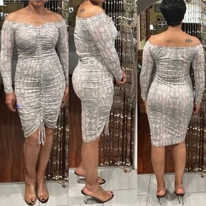 Pretty little Thing
Elegant Off-Shoulder Gray Dress